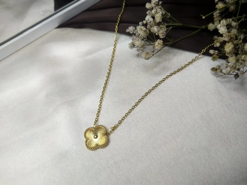 Prats Golden Clover Pendant