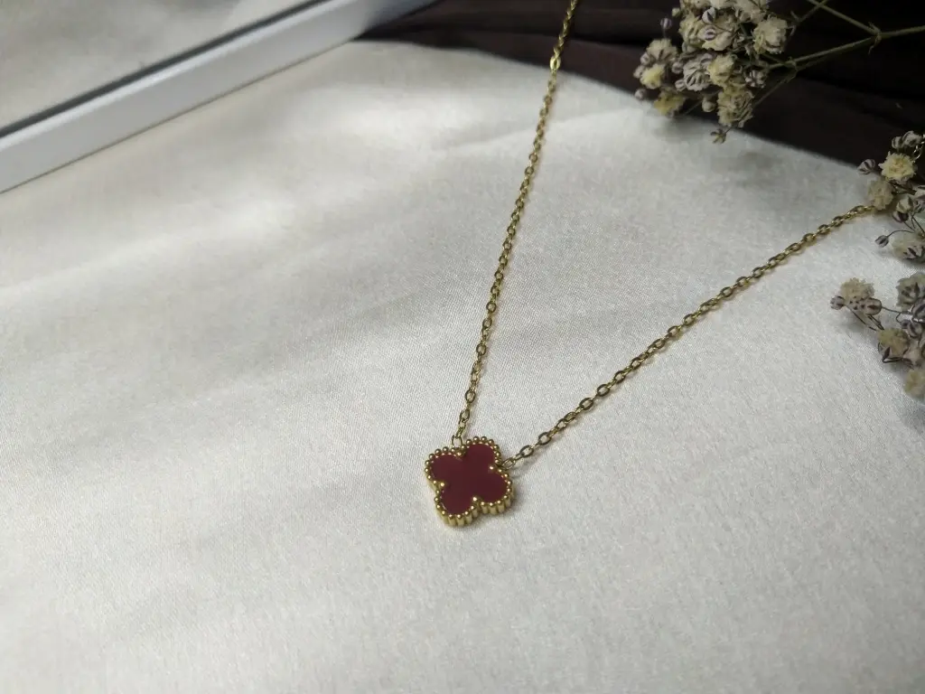 Prats Red Clover Pendant